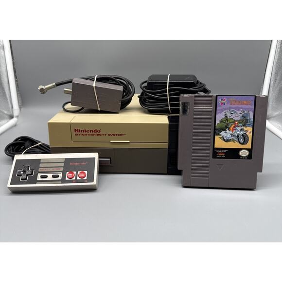 Nintendo NES 001 Entertainment System Console Bundle Tested Clean Original - Picture 1 of 11
